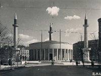 Džamija (današnji Dom hrvatskog društva likovnih umjetnika), Trg Kulina bana (današnji Trg žrtava fašizma) oko 1944. godine